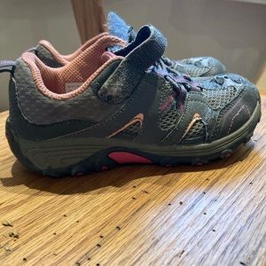 Kids merely trail shoes size 11